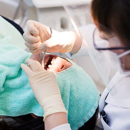 口腔外科専門医、矯正専門医も在籍し、幅広く専門的な治療が可能