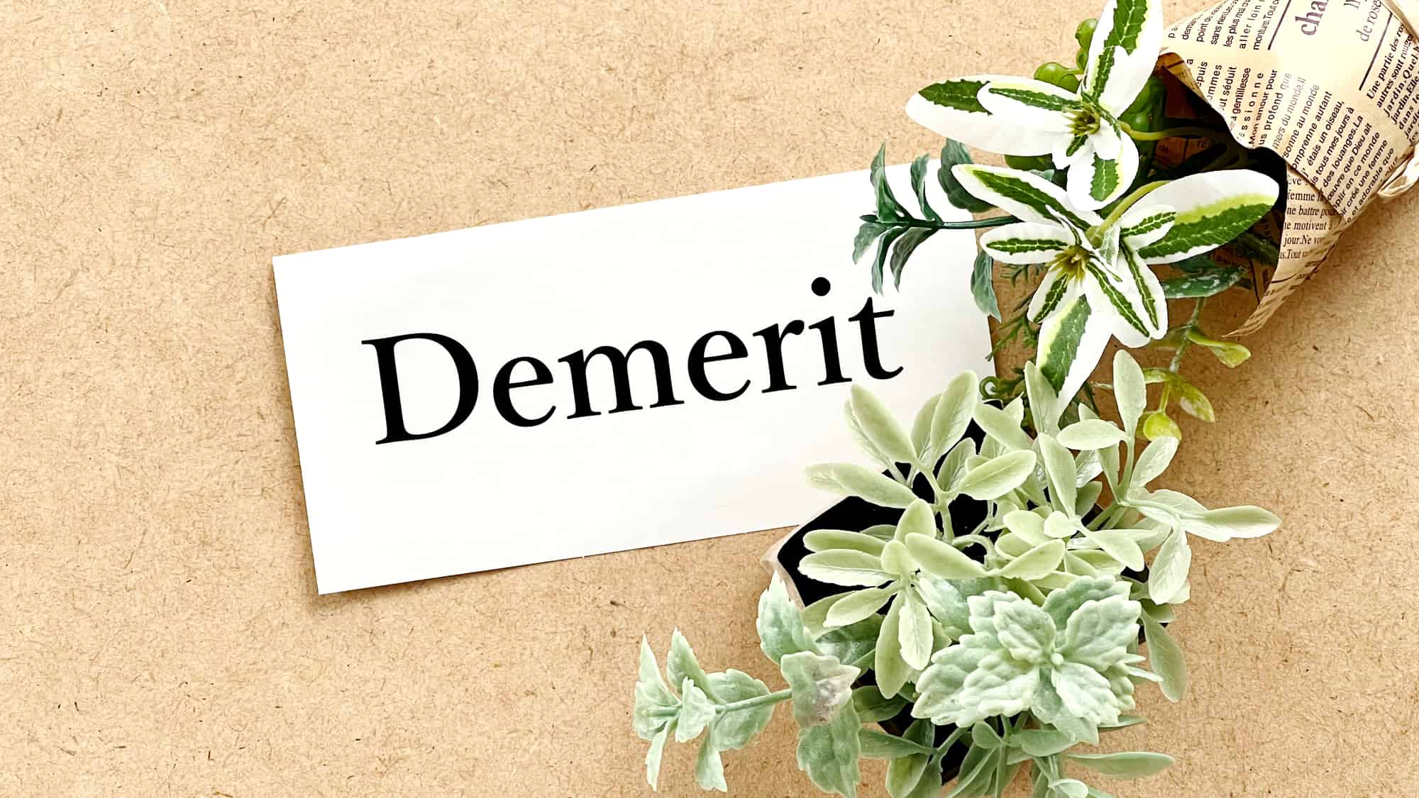 前歯をブリッジにするデメリットを説明するイメージ